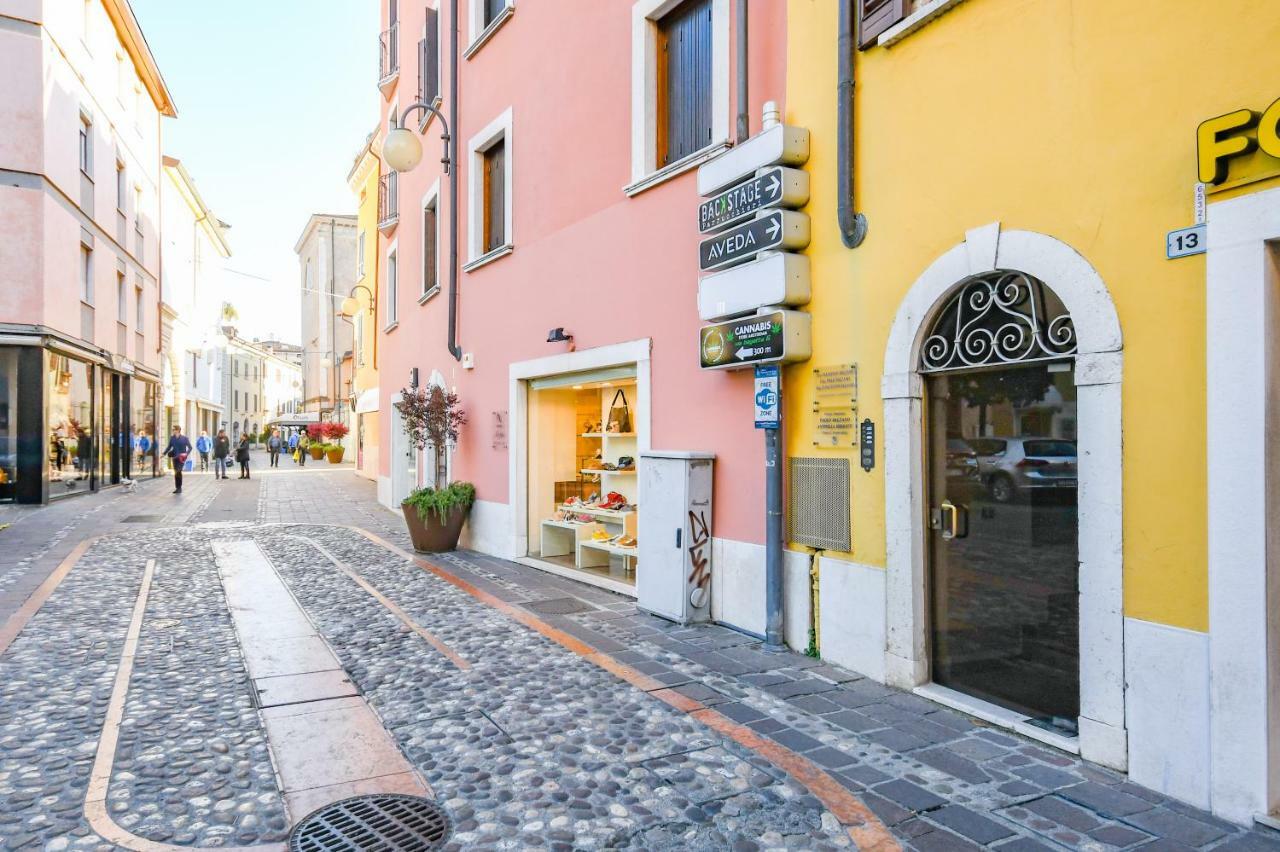 Ferienwohnung DesenzanoLoft La Mia Favorita Desenzano del Garda Exterior foto